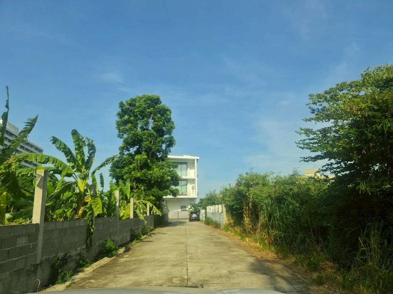 ขายที่ดินหายาก!! ติดทะเลหัวหิน ทำเลพรีเมียม ใกล้แค่ 50 เมตรจากชายหาด ราคาดีทำเลดีติดต่อผึ้งรติ โทร 061-9419-639