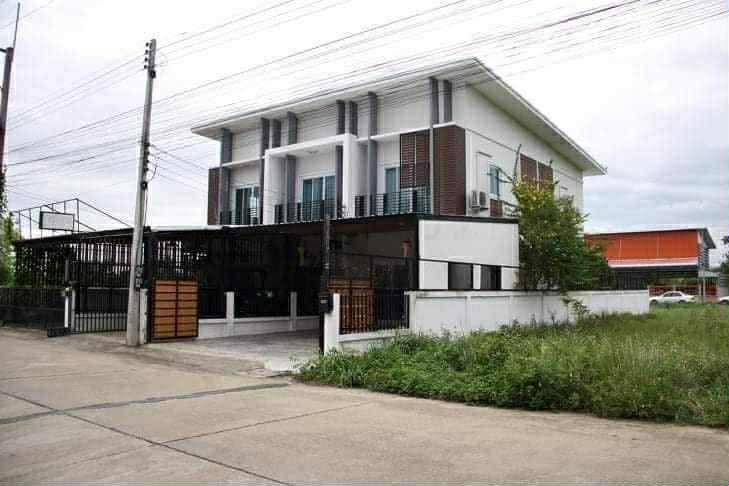 ขายทาวน์โฮม 2 ชั้น ทำเลทอง จังหวัดลำพูน