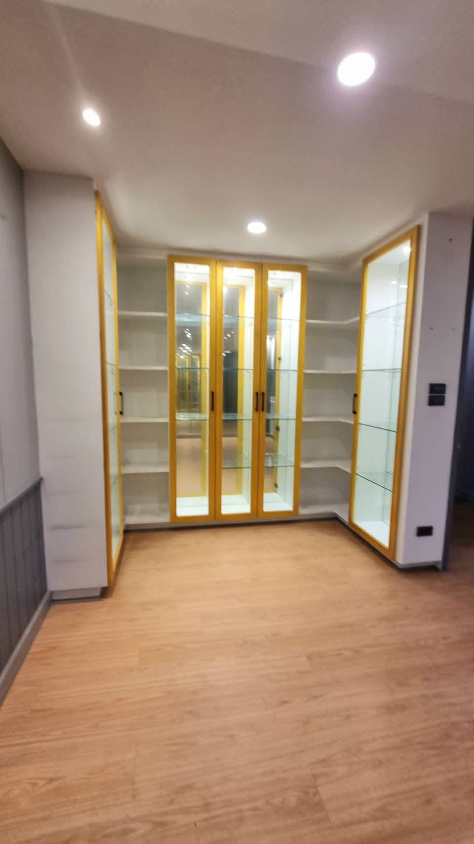 #ขายอาคารพาณิชย์ 4.5 ชั้น ใจกลางเมือง รีโนเวทใหม่ สวยพร้อมอยู่ เขตปทุมวัน จังหวัดกรุงเทพมหานคร