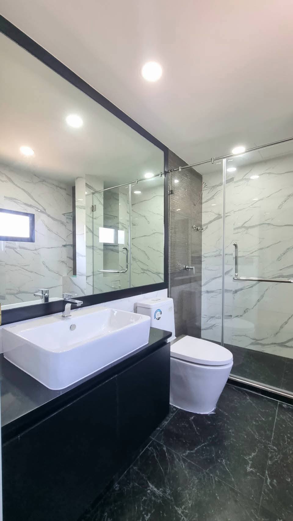 #ขายอาคารพาณิชย์ 4.5 ชั้น ใจกลางเมือง รีโนเวทใหม่ สวยพร้อมอยู่ เขตปทุมวัน จังหวัดกรุงเทพมหานคร