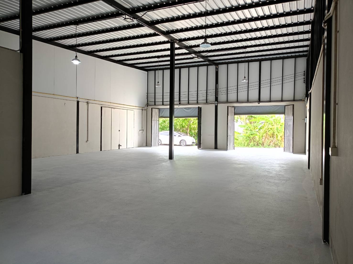 ให้เช่าพื้นที่โกดัง โรงงาน สำนักงาน ใกล้รถไฟฟ้าสายสีม่วง บน ถ.บ้านกล้วย-ไทรน้อย นนทบุรี 