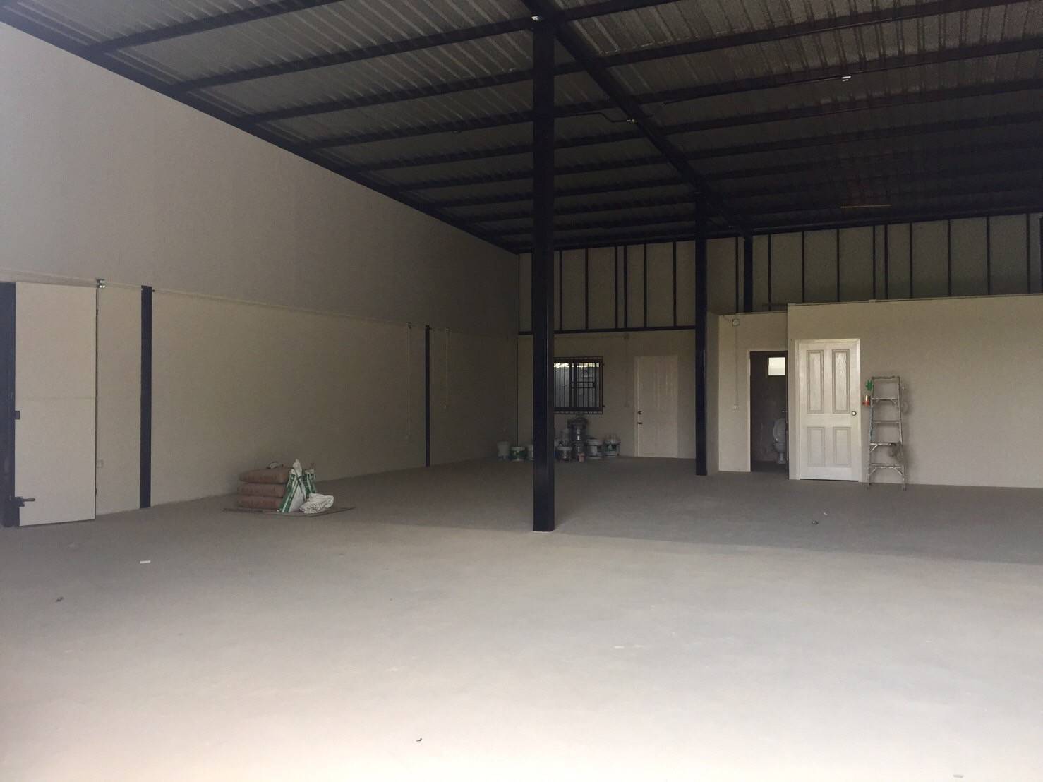 ให้เช่าพื้นที่โกดัง โรงงาน สำนักงาน ใกล้รถไฟฟ้าสายสีม่วง บน ถ.บ้านกล้วย-ไทรน้อย นนทบุรี 