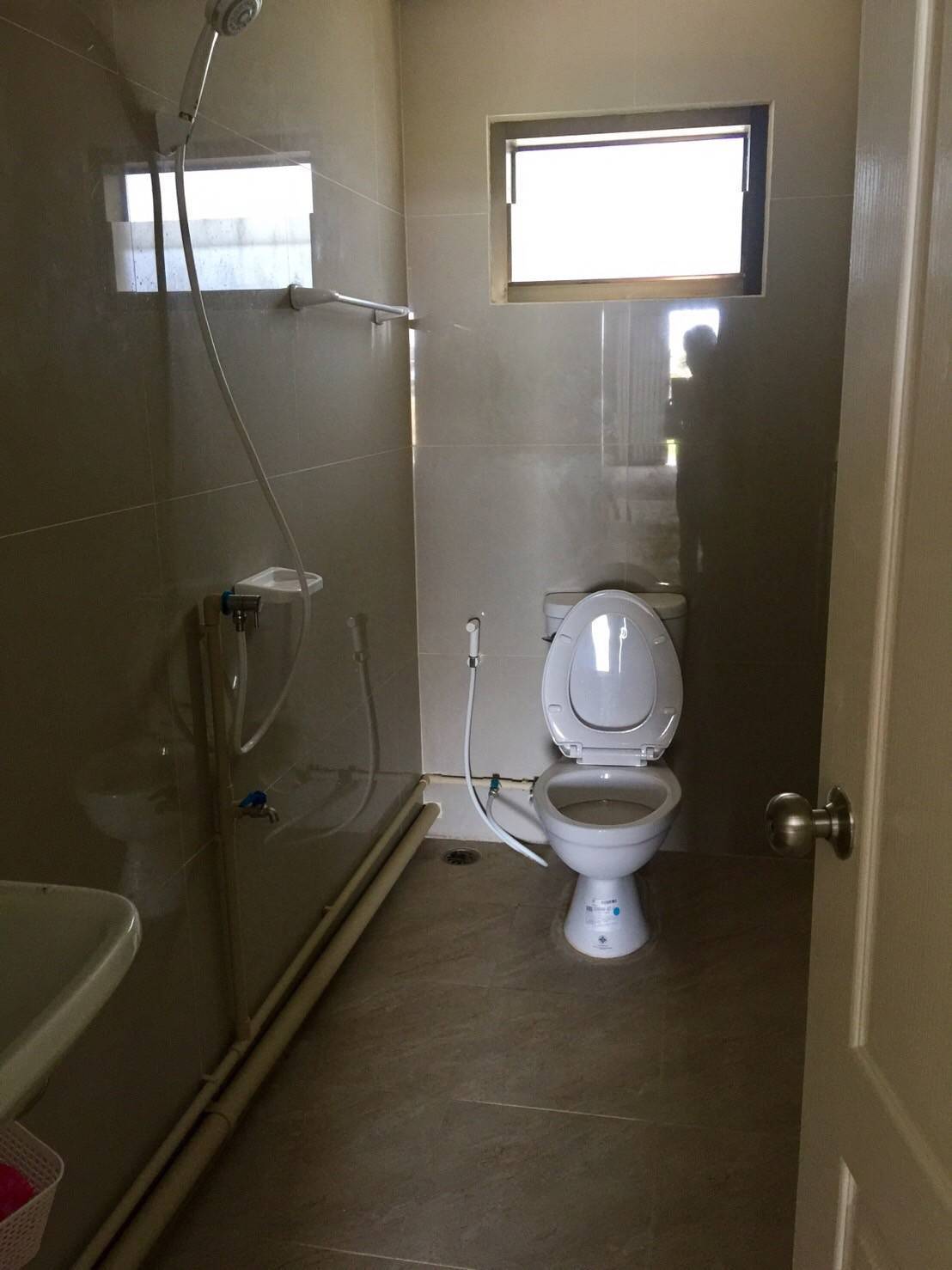 ให้เช่าพื้นที่โกดัง โรงงาน สำนักงาน ใกล้รถไฟฟ้าสายสีม่วง บน ถ.บ้านกล้วย-ไทรน้อย นนทบุรี 