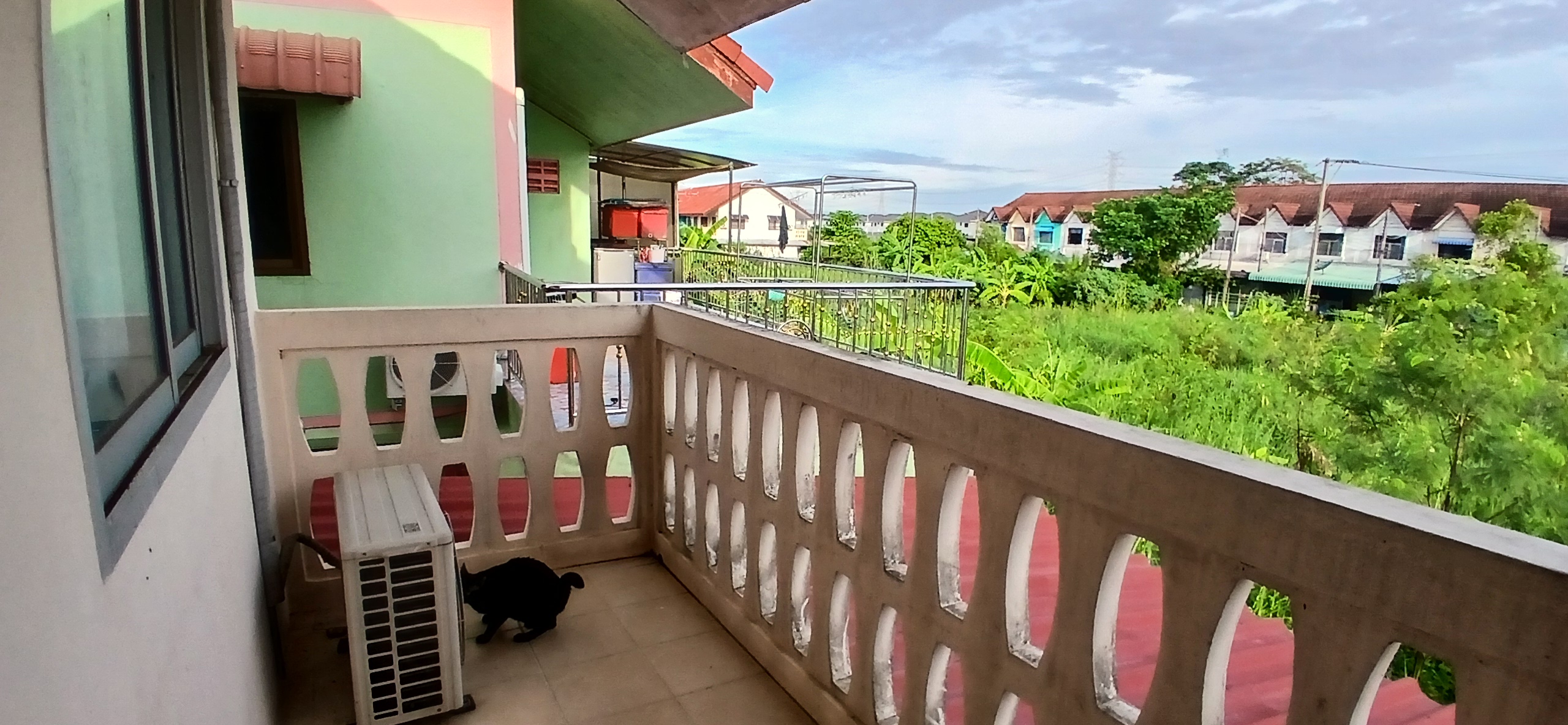 ขายบ้านแฝดใกล้สนามบินดอนเมืองเพียง 10 นาที หน้ากว้างก่อนหลังมุม 30 ตร.วา หมู่บ้านพูลศรี