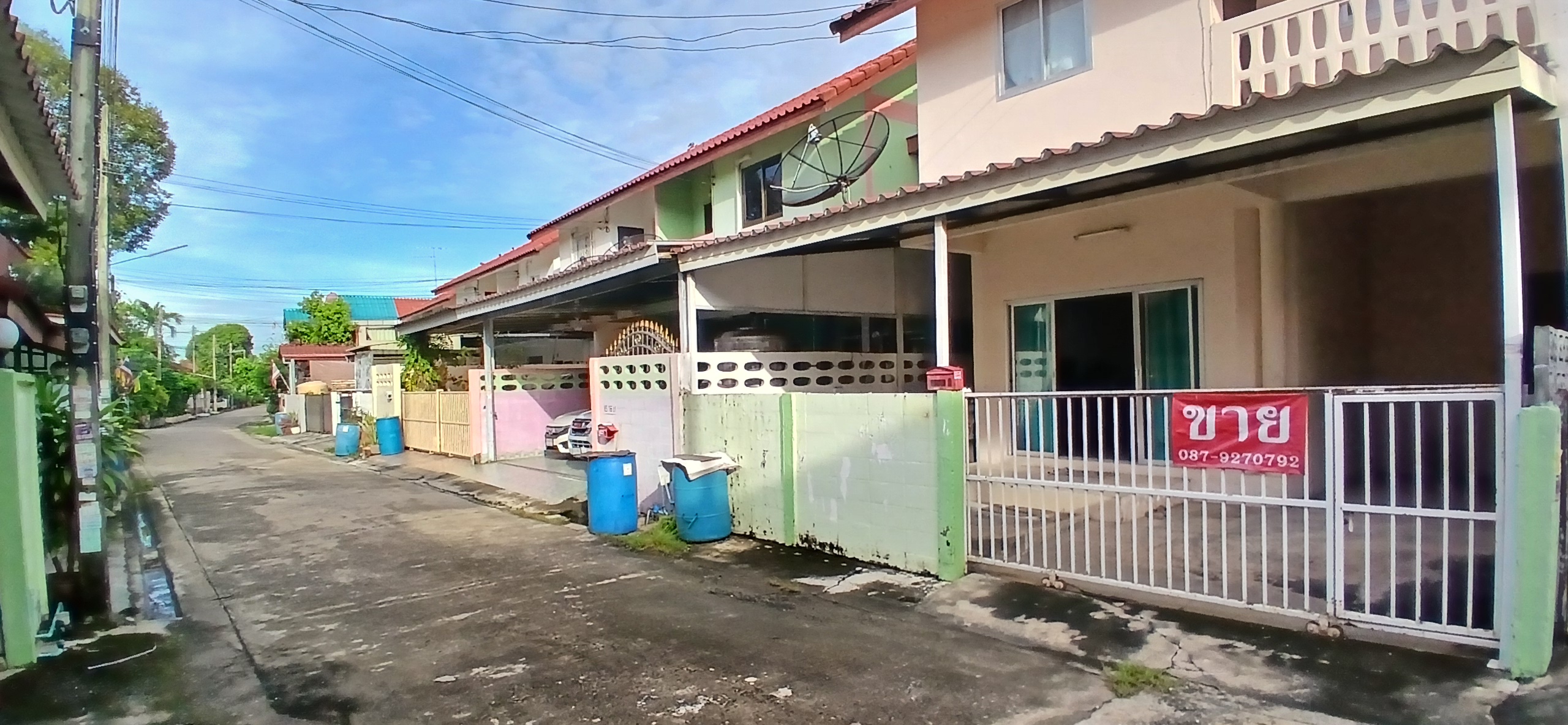 ขายบ้านแฝดใกล้สนามบินดอนเมืองเพียง 10 นาที หน้ากว้างก่อนหลังมุม 30 ตร.วา หมู่บ้านพูลศรี