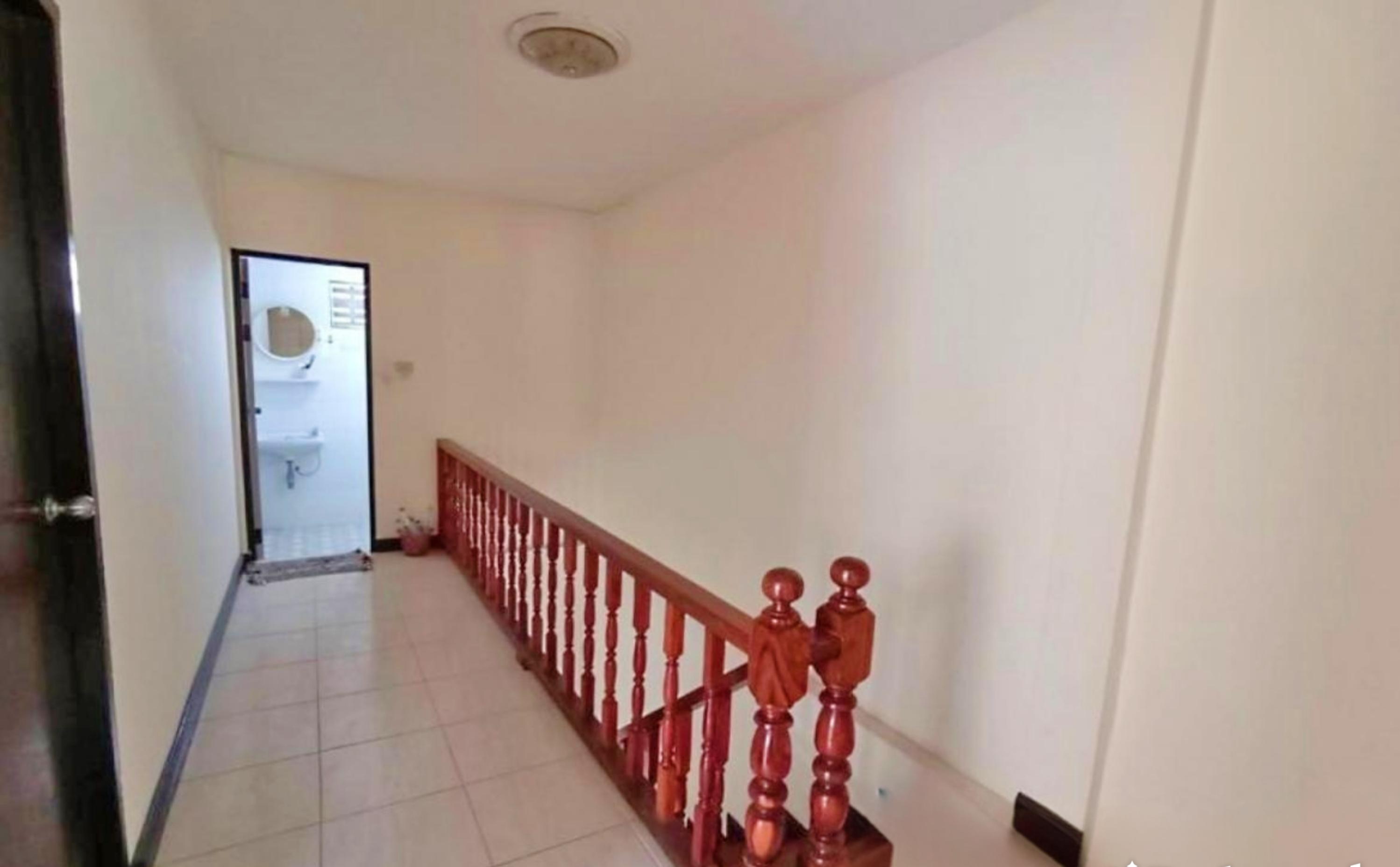 ขายบ้านแฝดใกล้สนามบินดอนเมืองเพียง 10 นาที หน้ากว้างก่อนหลังมุม 30 ตร.วา หมู่บ้านพูลศรี