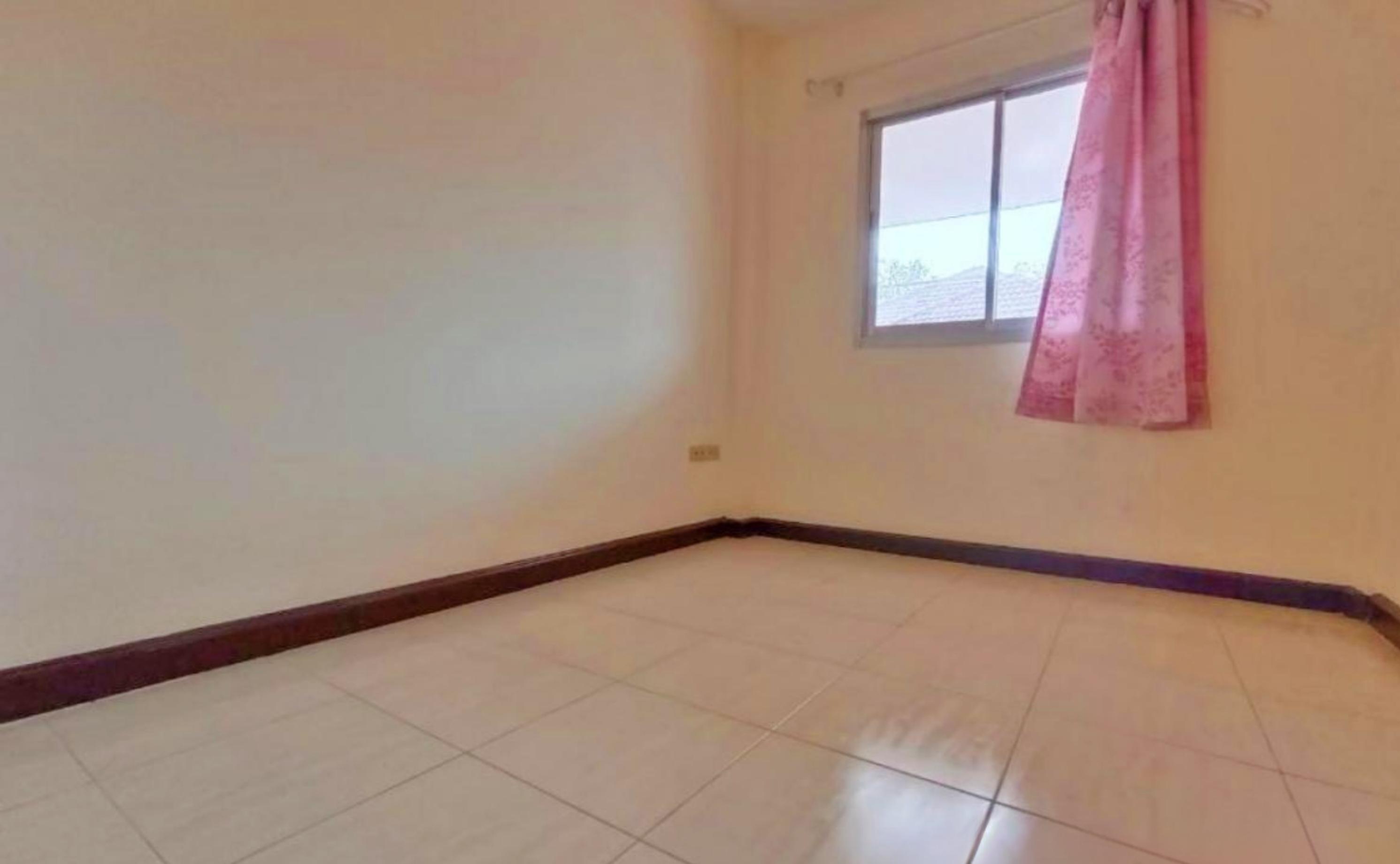 ขายบ้านแฝดใกล้สนามบินดอนเมืองเพียง 10 นาที หน้ากว้างก่อนหลังมุม 30 ตร.วา หมู่บ้านพูลศรี