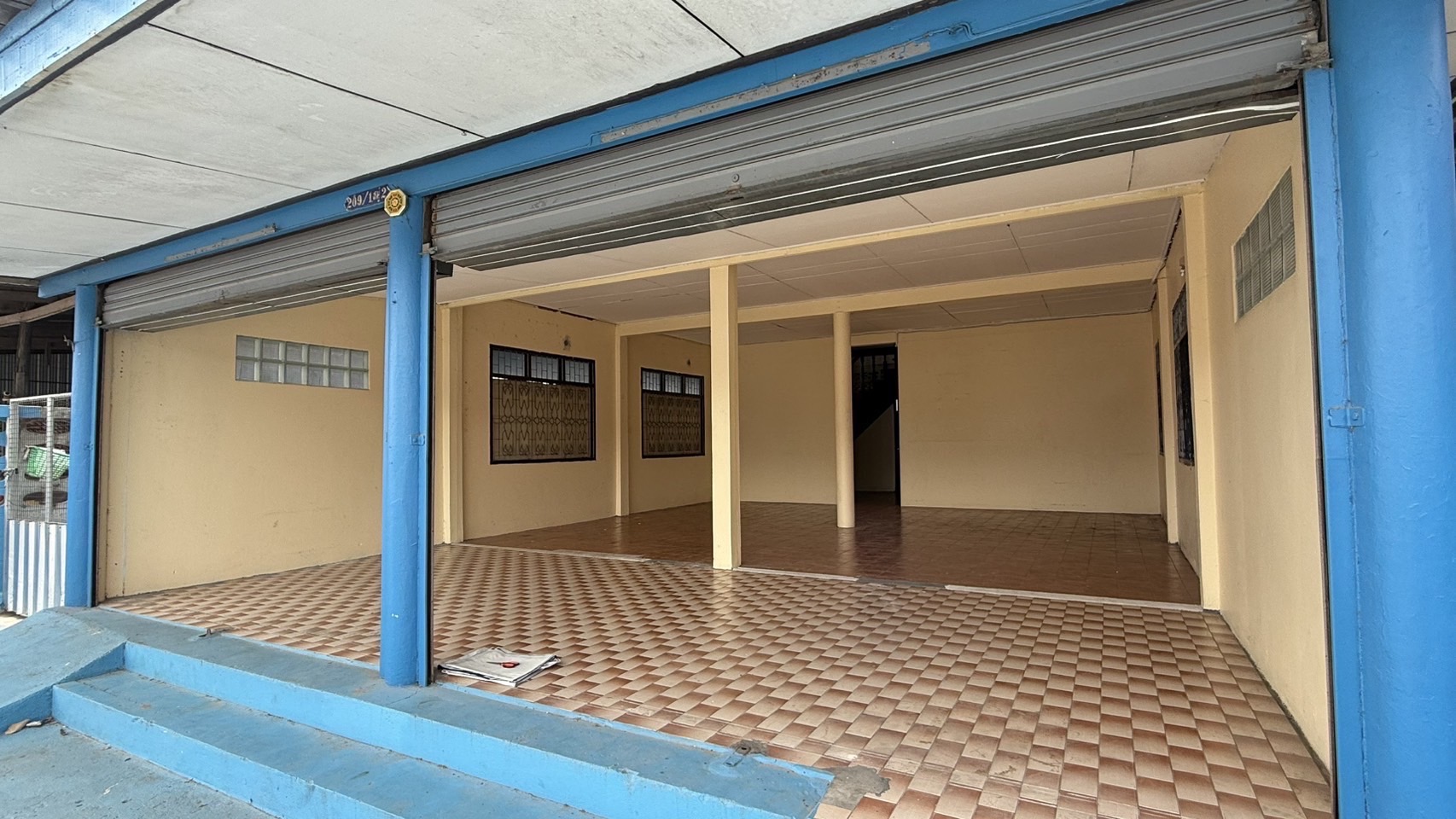 ขายบ้านเดี่ยวให้เช่า 2ชั้น ตรงข้ามเป็นตลาดเบิร์ดคลองถม  จังหวัดราชบุรี