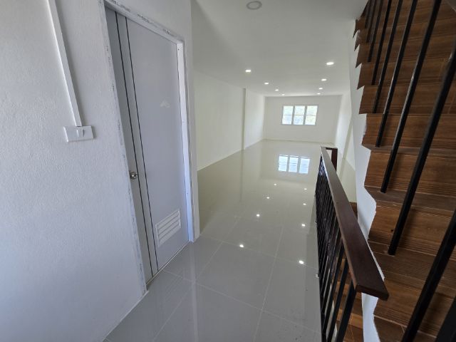 ขายอาคารพาณิชย์ 3 ชั้นครึ่ง รีโนเวท อำเภอพระพุทธบาท จังหวัดสระบุรี