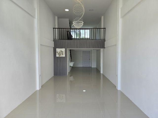 ขายอาคารพาณิชย์ 3 ชั้นครึ่ง รีโนเวท อำเภอพระพุทธบาท จังหวัดสระบุรี