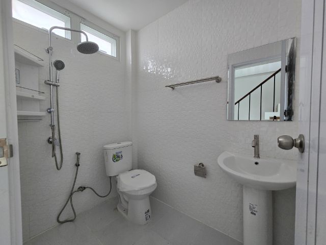 ขายอาคารพาณิชย์ 3 ชั้นครึ่ง รีโนเวท อำเภอพระพุทธบาท จังหวัดสระบุรี