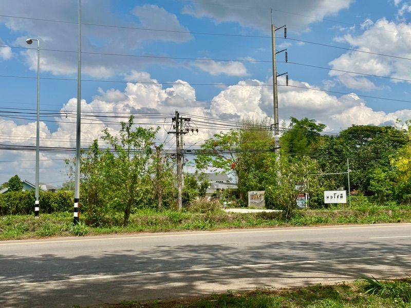 ขายที่ดินเปล่า ทำเลดี ติดถนนใหญ่ อำเภอเมืองพะเยา จังหวัดพะเยา 