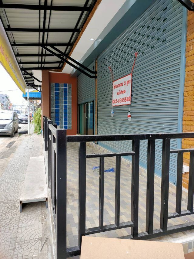 ขายอาคารพาณิชย์ 2ชั้นครึ่ง  3 คูหา ทำเลทอง บางศรีเมือง จังหวัดนนทบุรี