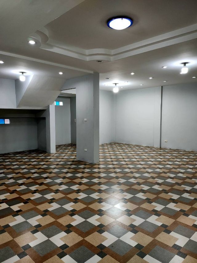 ขายอาคารพาณิชย์ 2ชั้นครึ่ง  3 คูหา ทำเลทอง บางศรีเมือง จังหวัดนนทบุรี