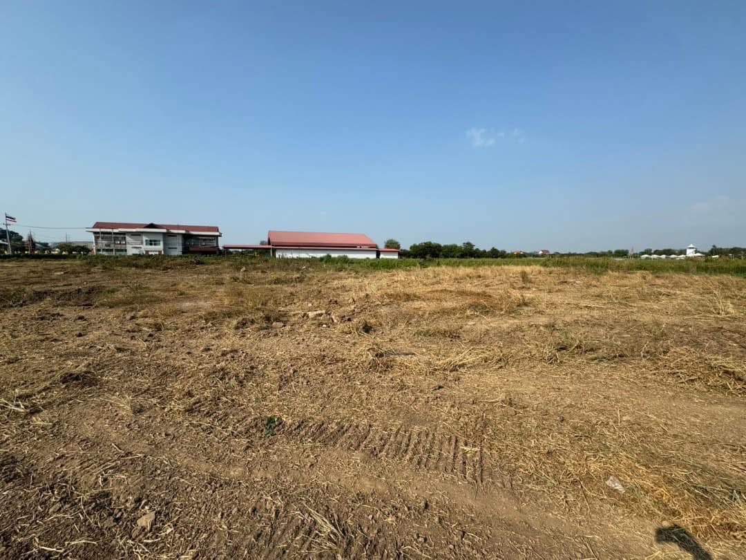 ขายที่ดินเปล่า ทำเลดี ใกล้ชุมชน ติดถนนลาดยาง อำเภอเมือง จังหวัดอ่างทอง