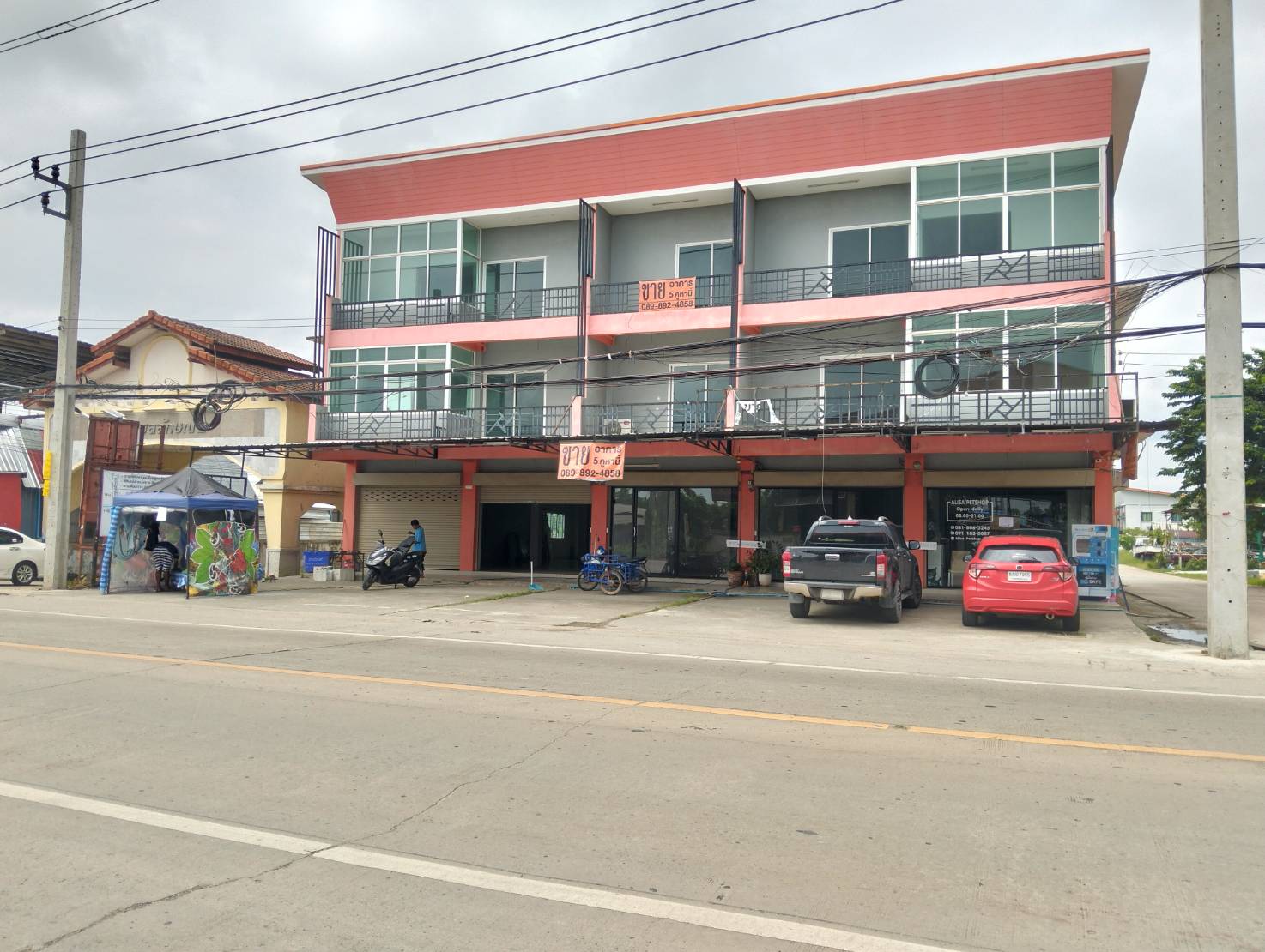 ​อาคารพาณิชย์ 3ชั้น ทำเลดี ราคาคุ้มสุดในย่านนี้ อำเภอไทรน้อย จังหวัดนนทบุรี