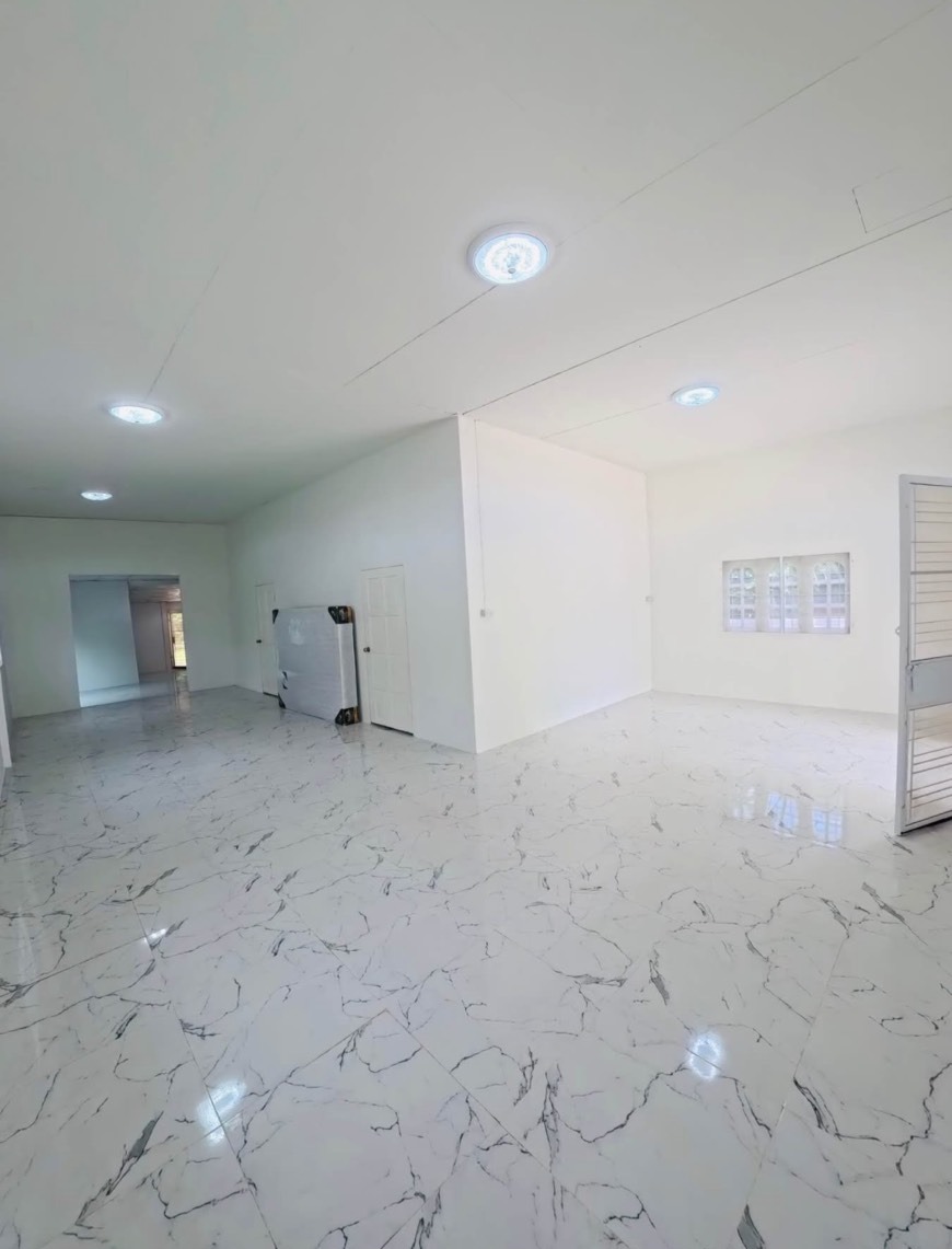 ขายบ้านเดี่ยวชั้นเดี่ยว  รีโนเวทใหม่ ทำเลดี อยู่ท่ามกลางธรรมชาติ อำเภอบ้านค่าย จังหวัดระยอง