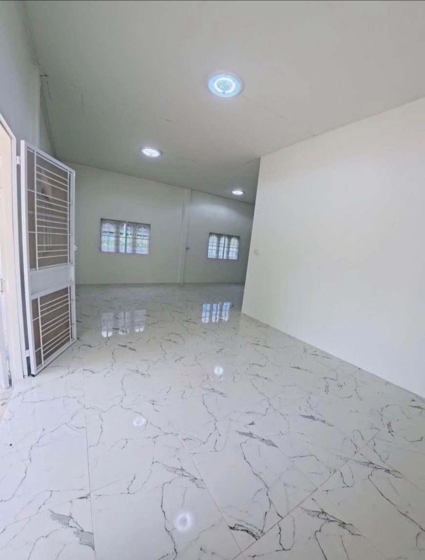 ขายบ้านเดี่ยวชั้นเดี่ยว  รีโนเวทใหม่ ทำเลดี อยู่ท่ามกลางธรรมชาติ อำเภอบ้านค่าย จังหวัดระยอง