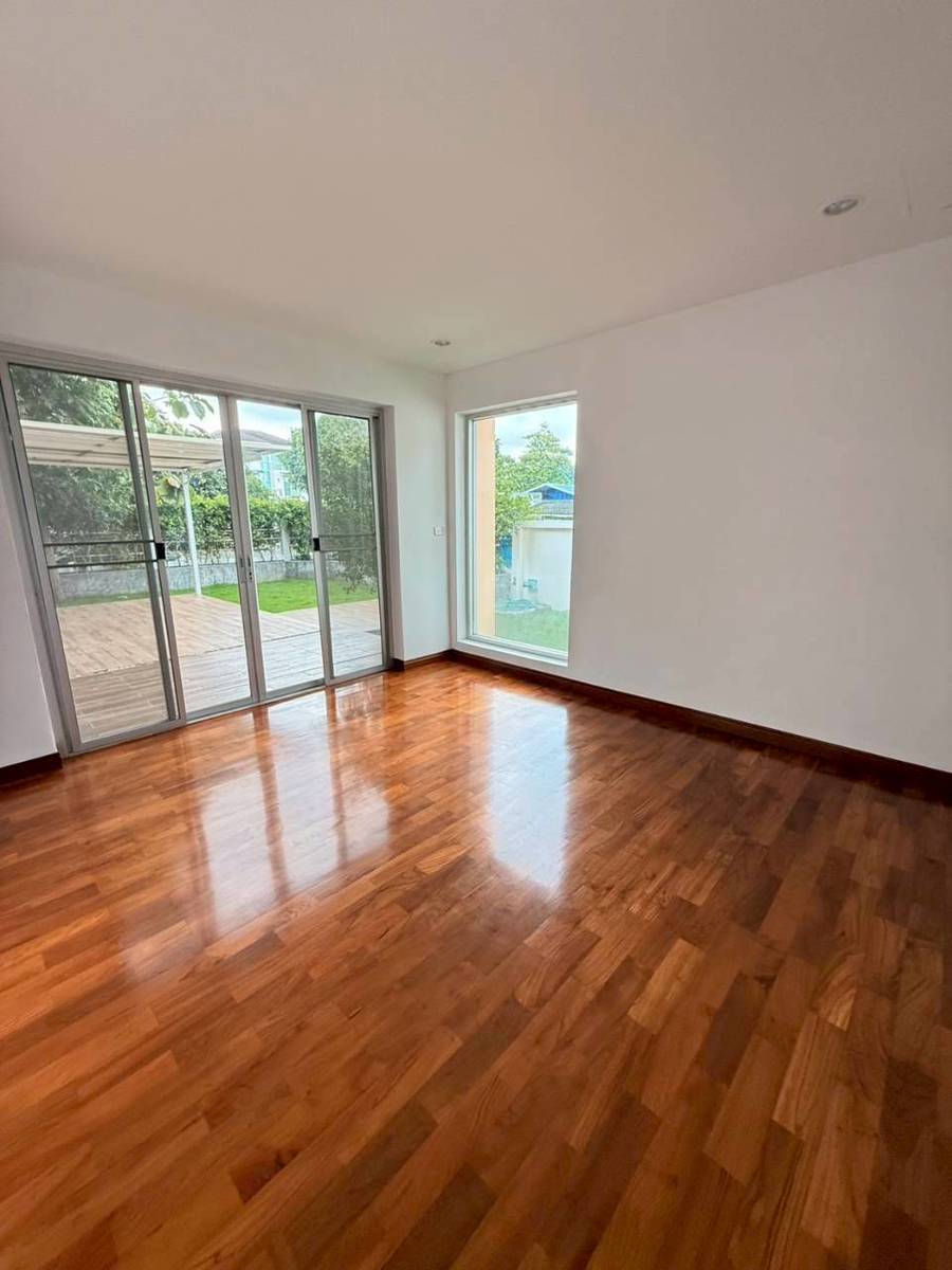 ขายบ้านเดี่ยว 3 ชั้น หัวมุม หมู่บ้านสวนทิปโก้ พร้อมที่ดิน 2 แปลง เขตบางซื่อ จังหวัดกรุงเทพมหานคร