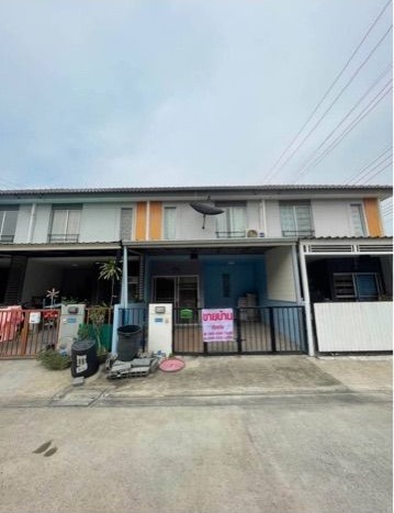 ขายทาวน์เฮาส์ 2 ชั้น หมู่บ้านพฤษา 105  แขวงทับยาว  เขตลาดกระบัง จังหวัดกรุงเทพมหานคร  