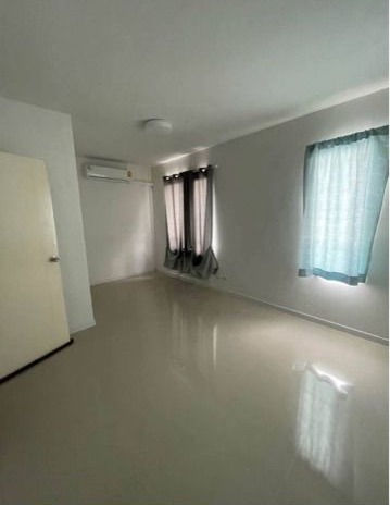 ขายทาวน์เฮาส์ 2 ชั้น หมู่บ้านพฤษา 105  แขวงทับยาว  เขตลาดกระบัง จังหวัดกรุงเทพมหานคร  