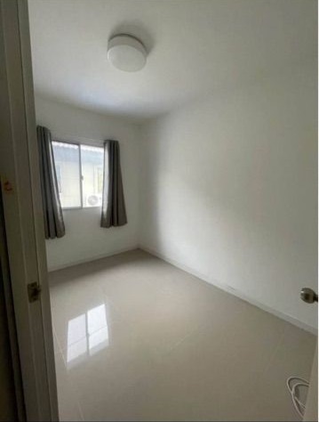 ขายทาวน์เฮาส์ 2 ชั้น หมู่บ้านพฤษา 105  แขวงทับยาว  เขตลาดกระบัง จังหวัดกรุงเทพมหานคร  