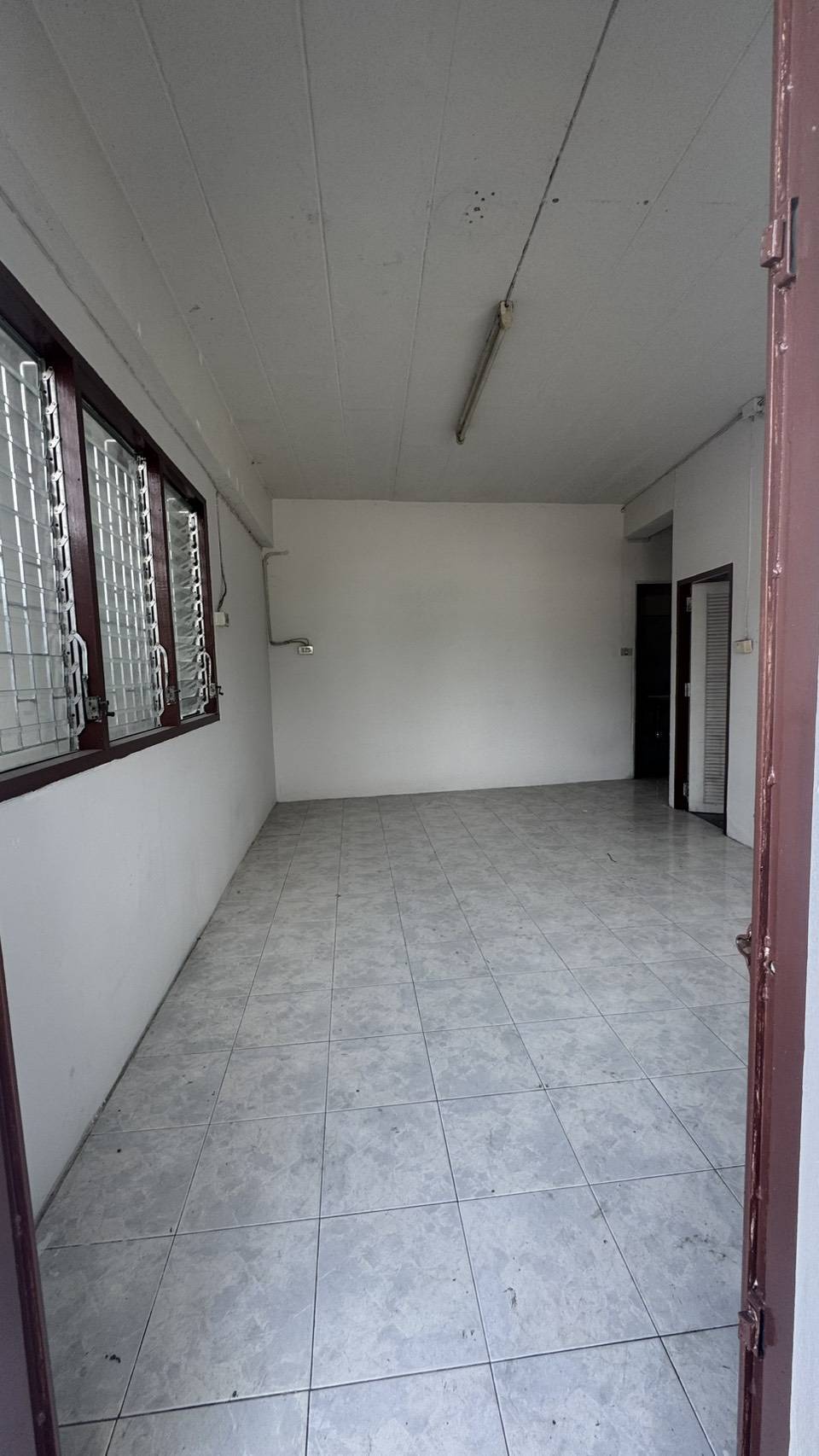 ขาย/เช่า พื้นที่ทำธุรกิจและคลังสินค้า ทำเลดี ใกล้สถานีรถไฟฟ้าสีม่าง สถานีแยกบางพลู อำเภอบางบัวทอง จังหวัดนนทบุรี