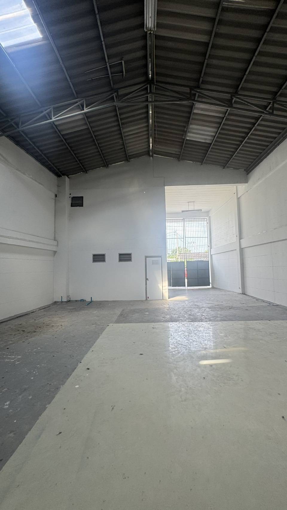 ขาย/เช่า พื้นที่ทำธุรกิจและคลังสินค้า ทำเลดี ใกล้สถานีรถไฟฟ้าสีม่าง สถานีแยกบางพลู อำเภอบางบัวทอง จังหวัดนนทบุรี