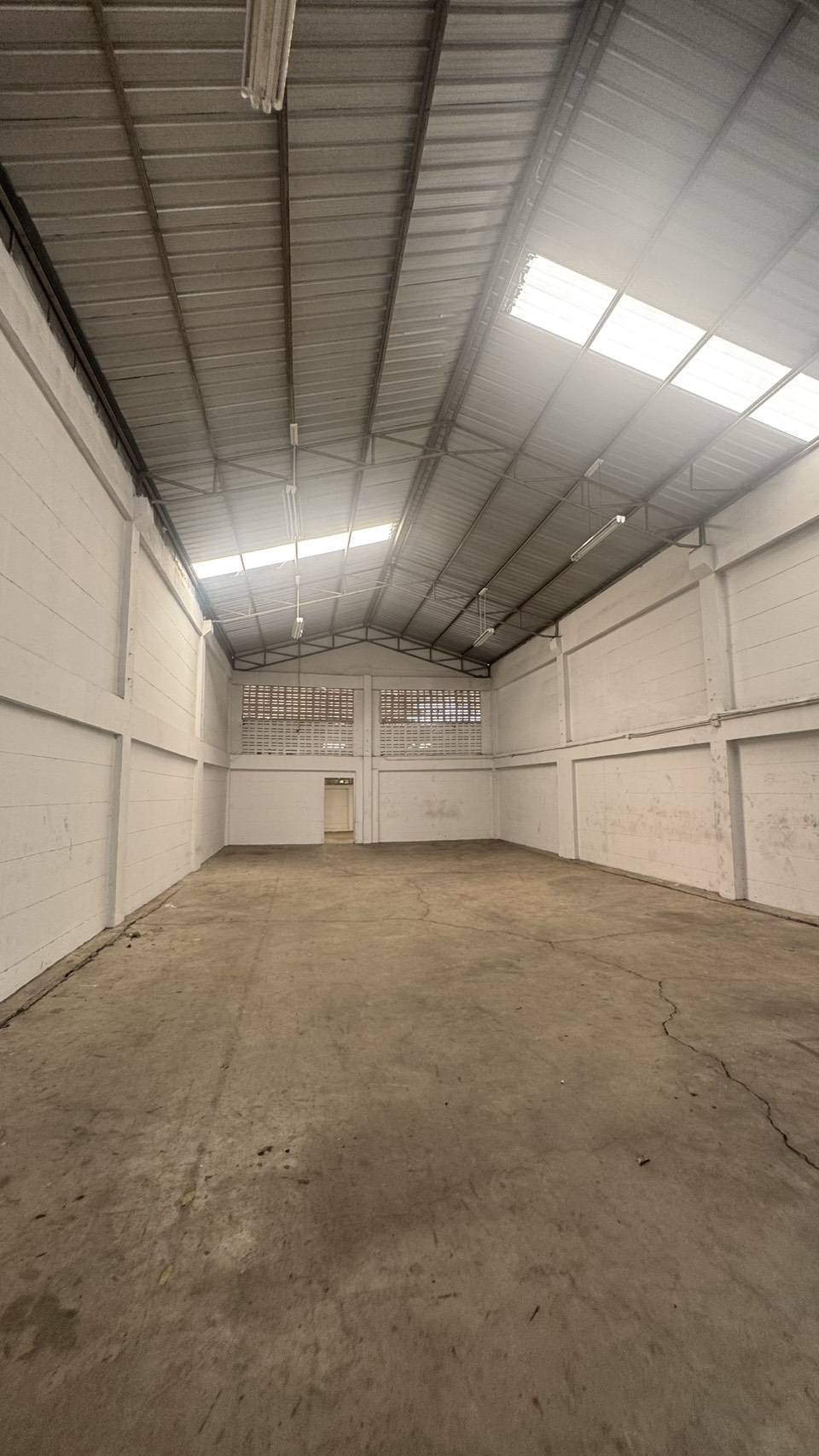 ขาย/เช่า พื้นที่ทำธุรกิจและคลังสินค้า ทำเลดี ใกล้สถานีรถไฟฟ้าสีม่าง สถานีแยกบางพลู อำเภอบางบัวทอง จังหวัดนนทบุรี