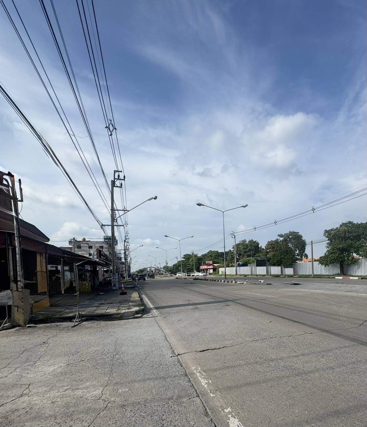 ขาย/เช่า พื้นที่ทำธุรกิจและคลังสินค้า ทำเลดี ใกล้สถานีรถไฟฟ้าสีม่าง สถานีแยกบางพลู อำเภอบางบัวทอง จังหวัดนนทบุรี