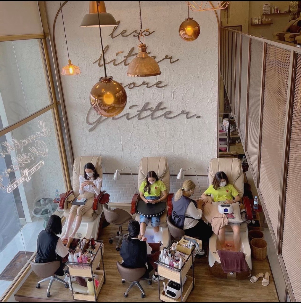 เซ้งร้านความงามครบวงจร “ Something Glittery ”  เขตบางกะปิ จังหวัดกรุงเทพมหานคร