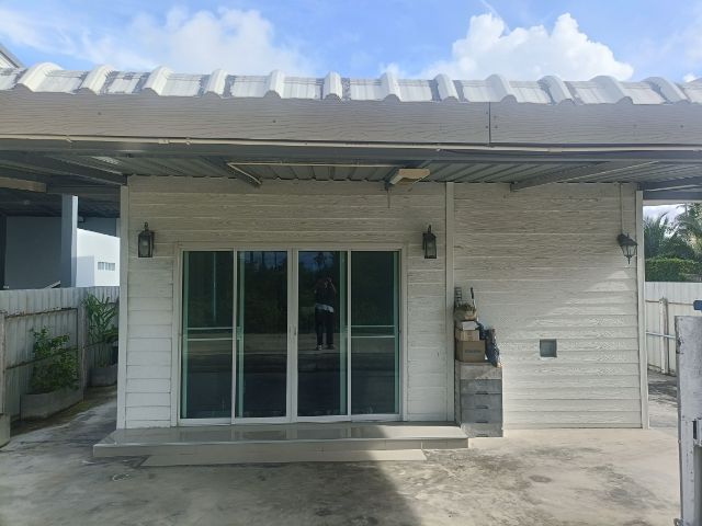 ขายบ้านเดี่ยวชั้นเดียว สไตล์โมเดิร์น ทำเลทอง ติดถนนซอย คลองวาฬ จังหวัดประจวบคีรีขันธ์