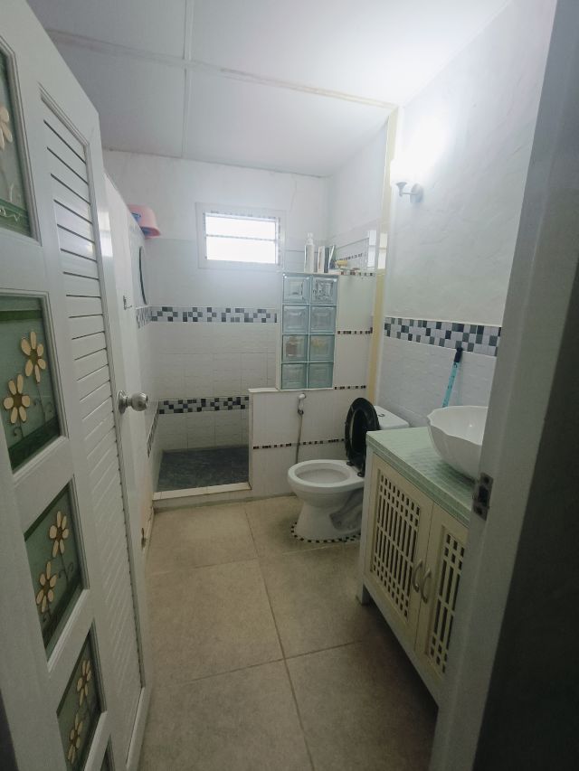 ขายบ้านเดี่ยวชั้นเดียว สไตล์โมเดิร์น ทำเลทอง ติดถนนซอย คลองวาฬ จังหวัดประจวบคีรีขันธ์