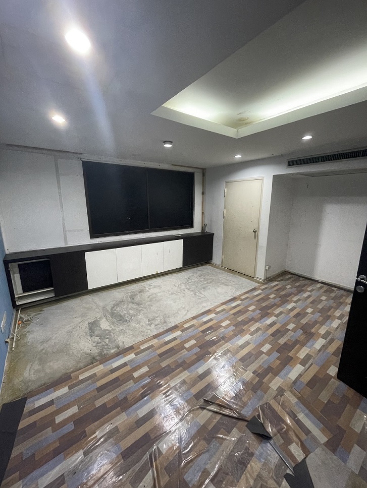 ปล่อยเช่าตึกสามชั้น ย่าน rca สามารถเลือกชั้นเช่าได้ 