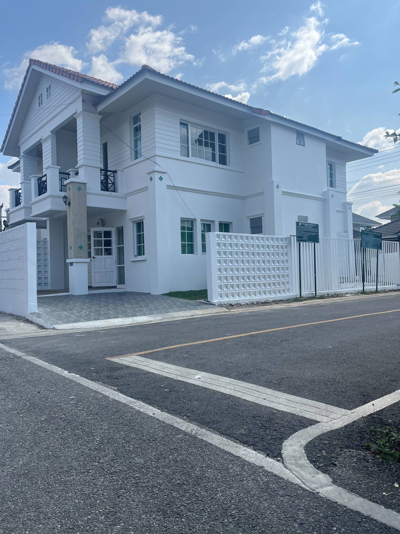 ขายบ้านแฝด 2 ชั้น สไตล์โคโลเนียล ทำเลดีมาก ใกล้รวมโชค มอลล์ จังหวัดเชียงใหม่