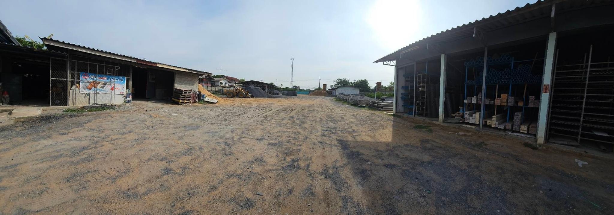 ขายที่ดินพร้อมบ้าน ใจกลางเมืองยโสธร ใกล้ห้างโลตัส ทำเลดี เดินทางสะดวก