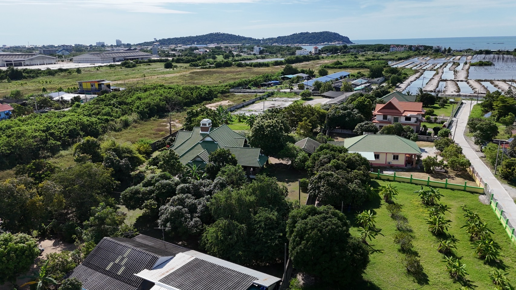 ขายที่ดินเปล่า ทำเลทอง  ใกล้ทะเลเพียง 600 เมตร อำเภอเมือง จังหวัดชลบุรี