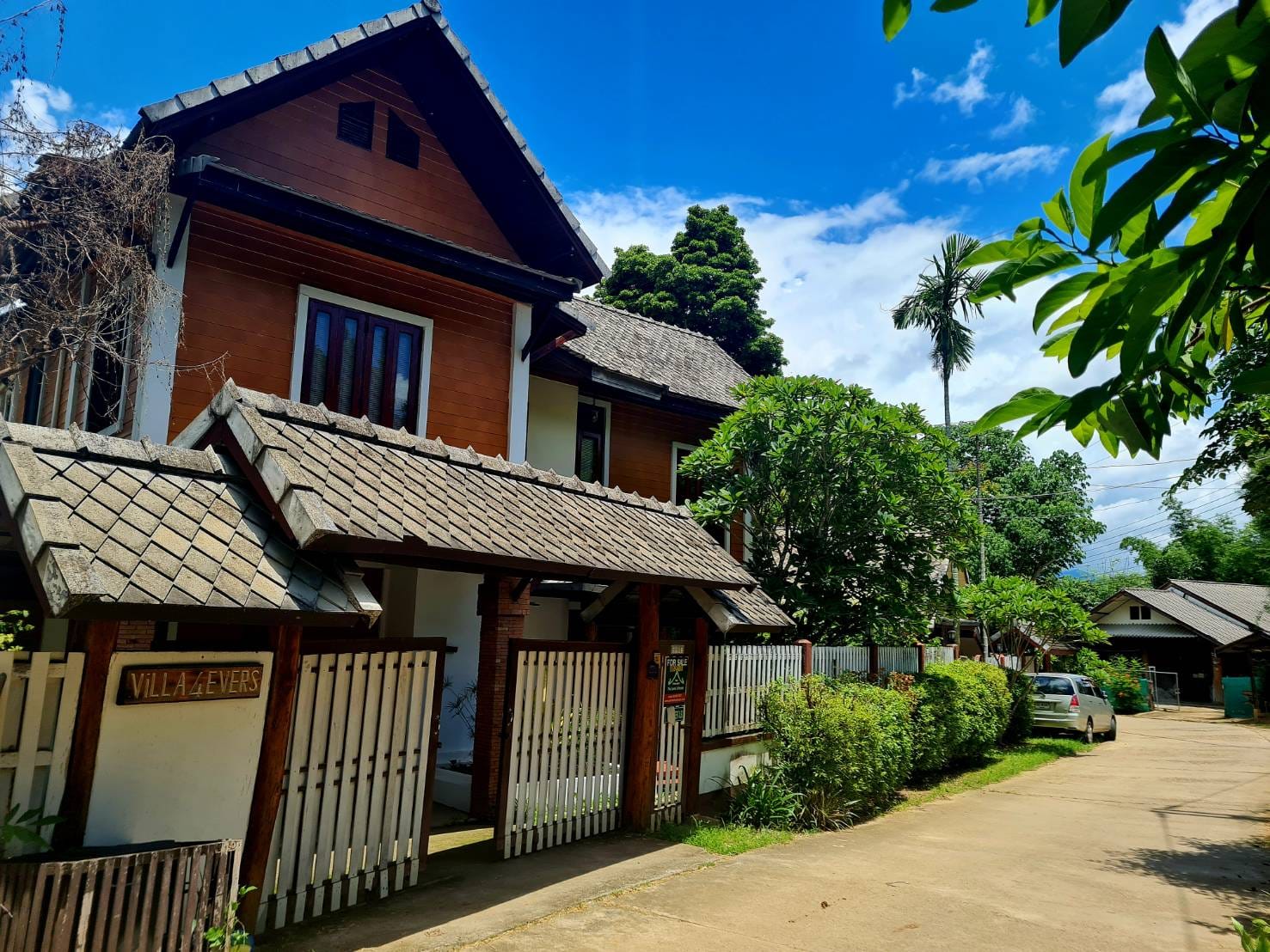 ขายบ้านสวย 2 หลัง ใจกลางธรรมชาติ วิวเขา เงียบสงบพร้อมเข้าอยู่