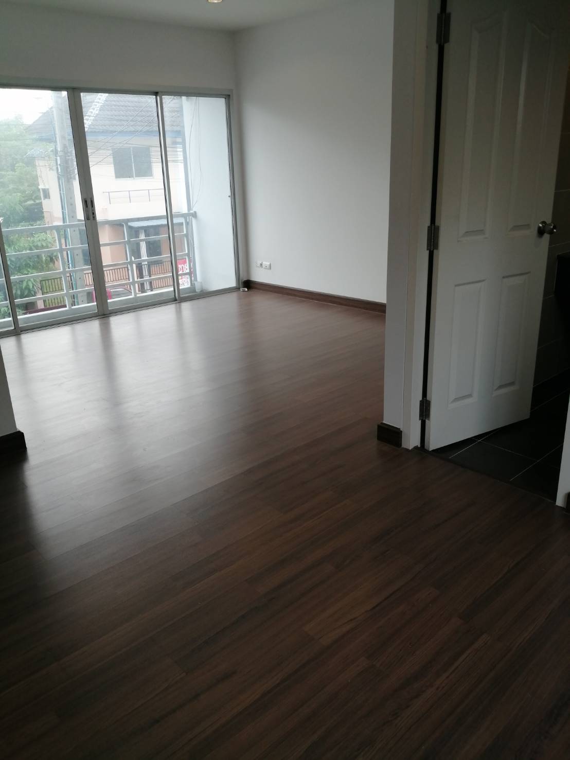 ให้เช่าทาวน์โฮมขนาดใหญ่ โครงการสัมมากร หทัยราษฎร์ 4 (คลองสามวา)