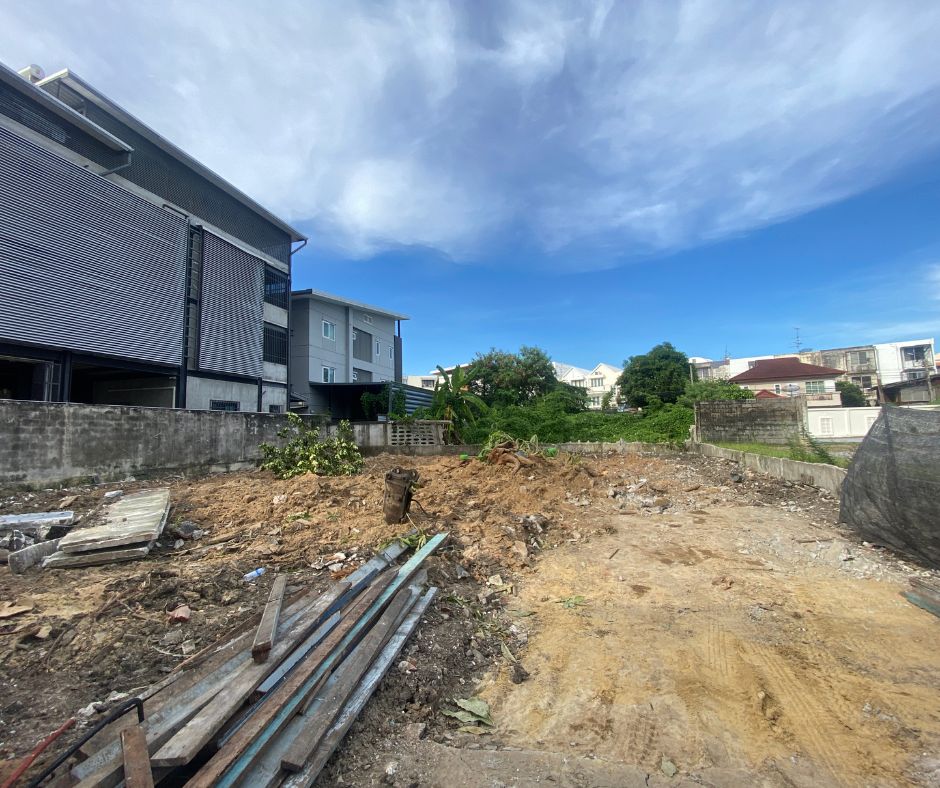 ขายที่ดินแปลงเล็ก 50 ตารางวา ปรีดี 20 สุขุมวิท 71 พร้อมแบบบ้านหรูมีลิฟต์