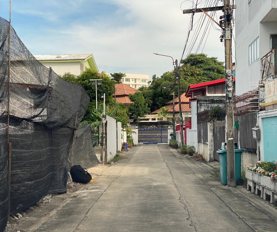 ขายที่ดินแปลงเล็ก 50 ตารางวา ปรีดี 20 สุขุมวิท 71 พร้อมแบบบ้านหรูมีลิฟต์