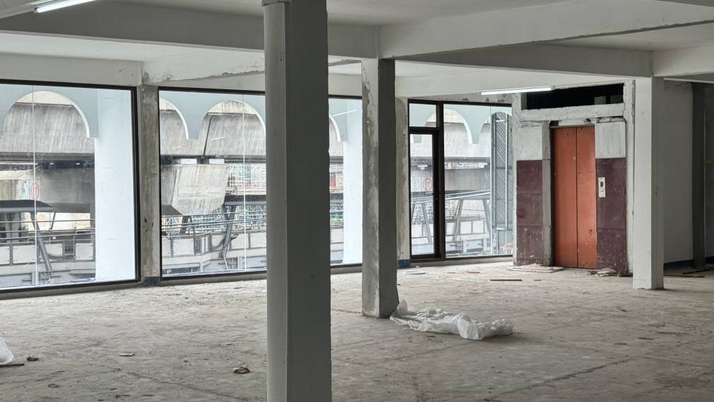 Prime 5-Storey Commercial Building on Sukhumvit–Bang Na | Opposite Bangkok Mall