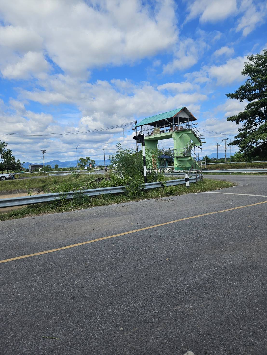 ให้เช่า /Rent/ ต่ำกว่าราคา ที่ดินพร้อมสิ่งปลูกสร้าง1หลัง จ.นครนายก