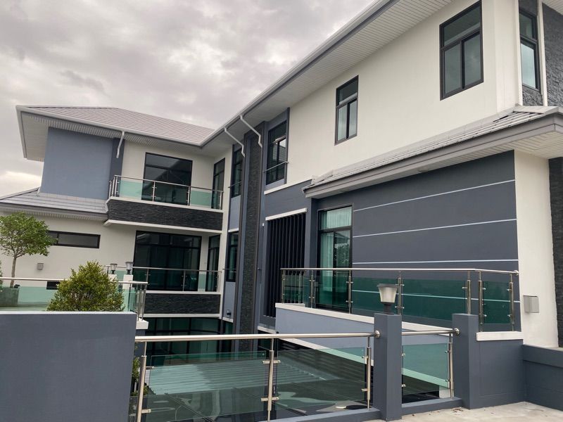 ขายบ้านเดี่ยว 3 ชั้น พร้อมสระว่ายน้ำ ทำเลดี เขตสวนหลวง จังหวัดกรุงเทพมหานคร