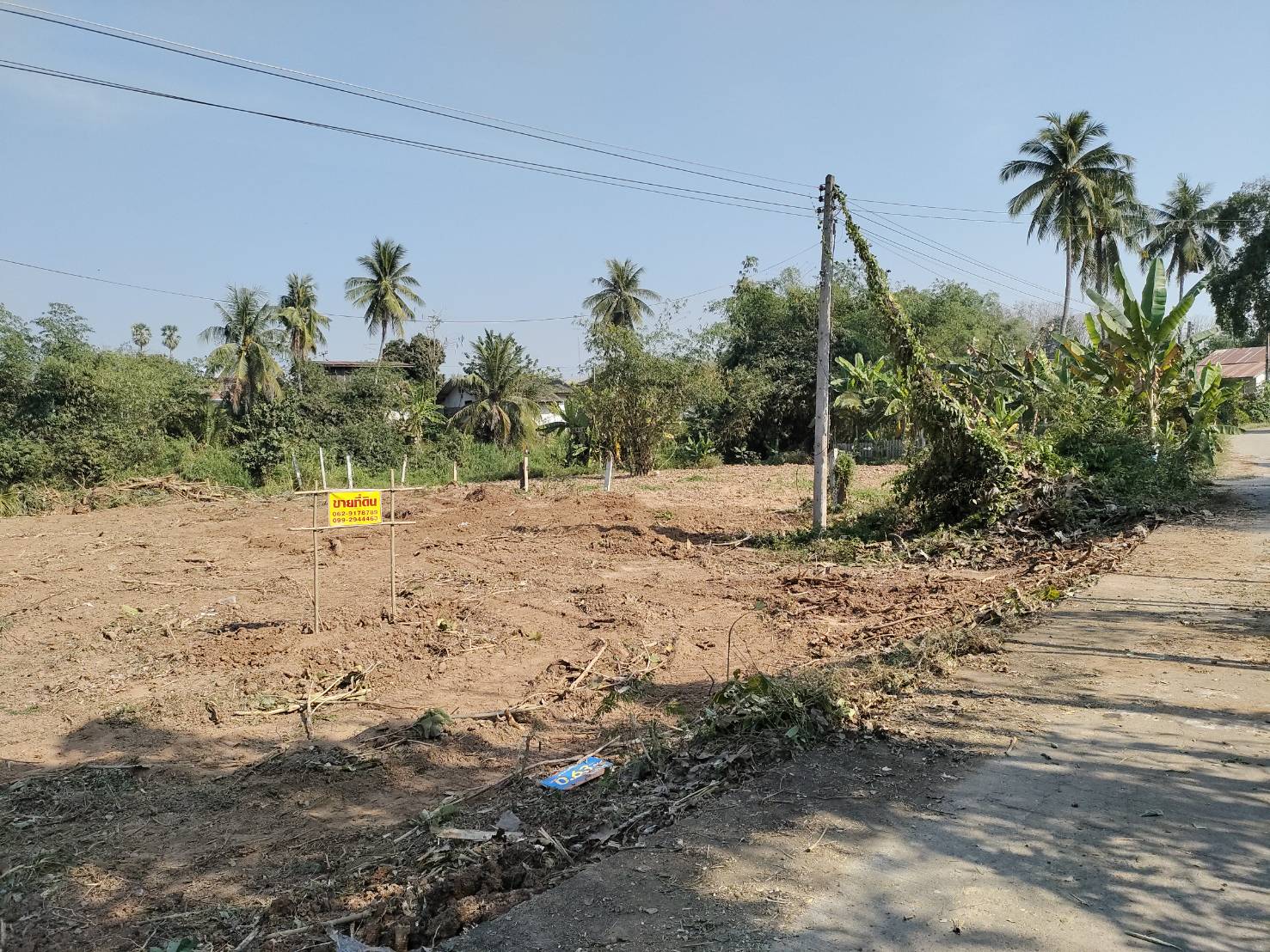 ขายที่ดินเปล่า ทำเลดี หน้าหลังติดคลองน้ำ  อำเภอเมืองพิจิตร จังหวัดพิจิตร 