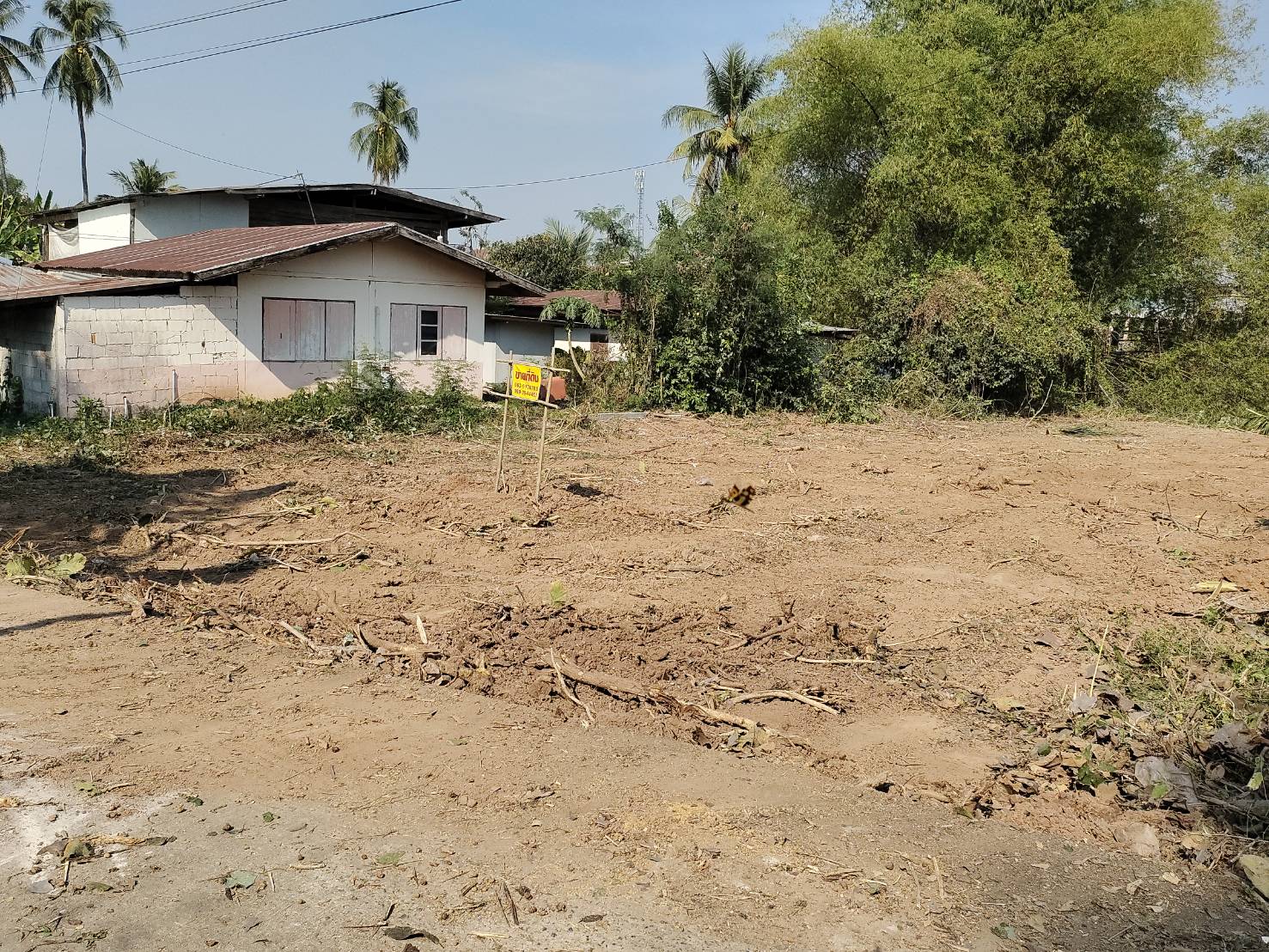 ขายที่ดินเปล่า ทำเลดี หน้าหลังติดคลองน้ำ  อำเภอเมืองพิจิตร จังหวัดพิจิตร 