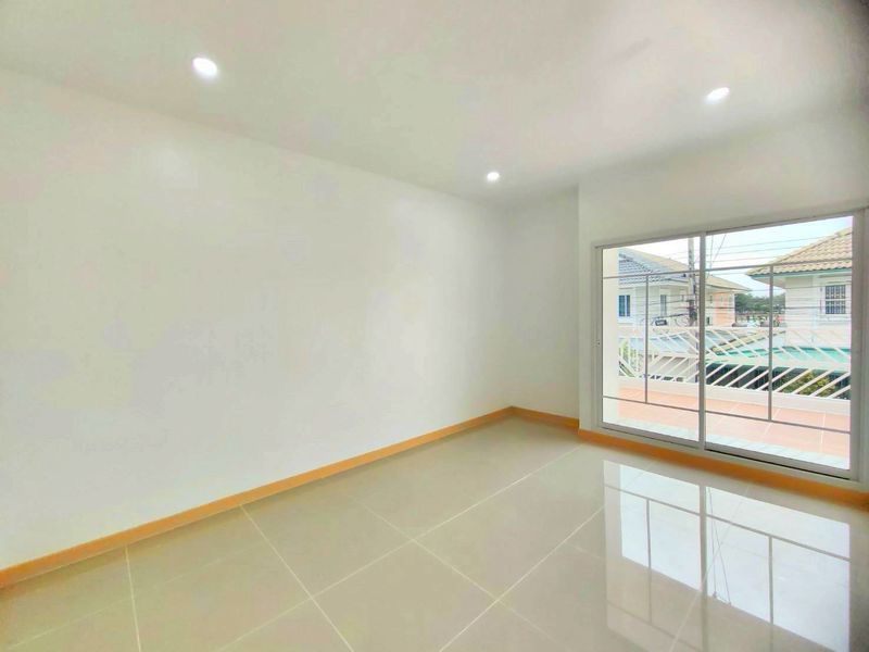 บ้าน3ห้องนอน รีโนเวทพร้อมอยู่ มีระเบียงเทอเรส 