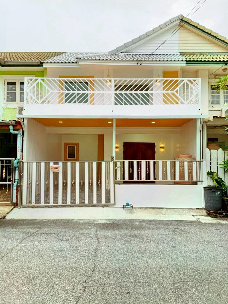 บ้าน3ห้องนอน รีโนเวทพร้อมอยู่ มีระเบียงเทอเรส 