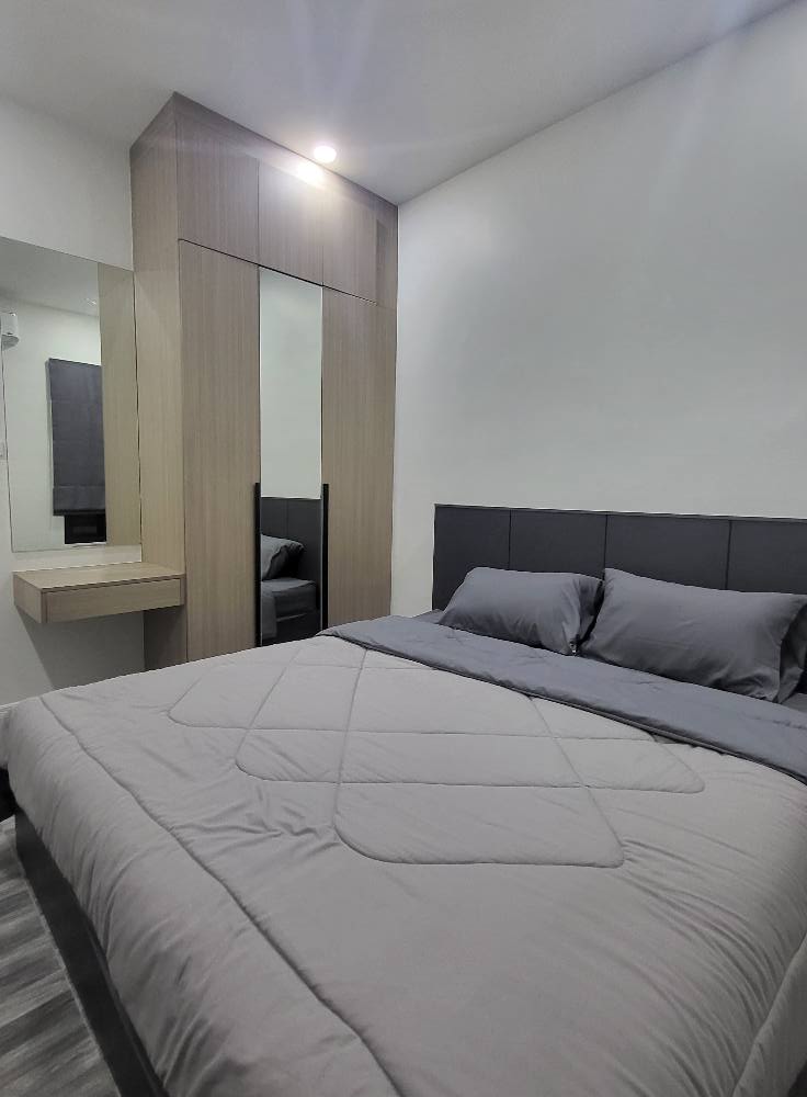 แถมเฟอร์นิเจอร์เต็มบ้าน New Home ใกล้ถนนใหญ่เพียง 700 เมตร หมู่บ้านร่มเย็น ต.ท่าทราย อ.เมืองสมุทรสาคร
