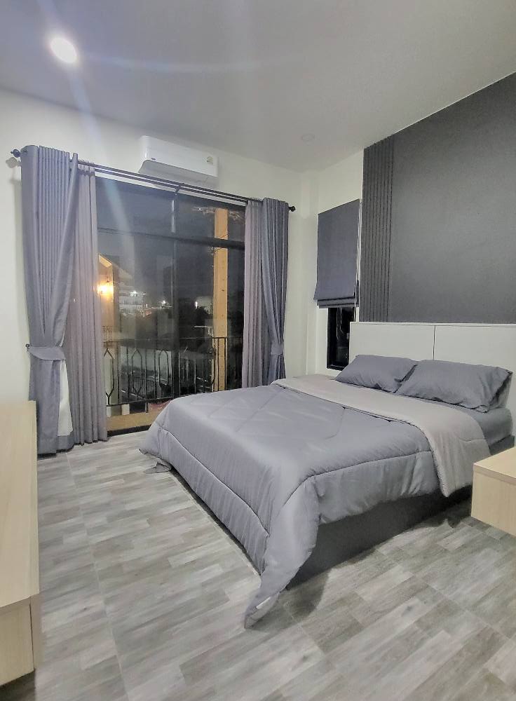 แถมเฟอร์นิเจอร์เต็มบ้าน New Home ใกล้ถนนใหญ่เพียง 700 เมตร หมู่บ้านร่มเย็น ต.ท่าทราย อ.เมืองสมุทรสาคร